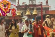 Photo of भक्ति के रंग में डूबा मैनपुरी: माँ शैलपुत्री के जयकारों से गूँजे मंदिर, शीतला माता धाम पर उमड़ा जनसैलाब