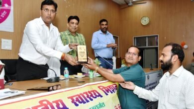 Photo of टीबी और एचआईवी अब लाइलाज नहीं, नियमित दवा से संभव है स्वस्थ जीवन: जिलाधिकारी