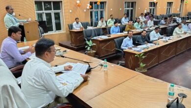 Photo of मैनपुरी: डीएम की बैंकर्स को कड़ी चेतावनी; सरकारी योजनाओं में लापरवाही पर होगी कठोर कार्रवाई