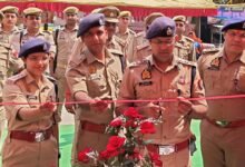 Photo of एसपी मैनपुरी ने शीतला देवी मंदिर परिसर में पुलिस सहायता केंद्र का किया उद्घाटन, सुरक्षा व्यवस्थाओं का लिया जायजा