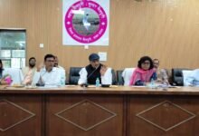 Photo of मैनपुरी: मतदाता सूची पुनरीक्षण की समीक्षा— 100 साल से अधिक उम्र के 178 मतदाताओं का होगा पुनः सत्यापन