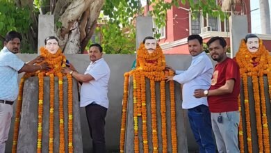 Photo of शहीदों का सम्मान लौटा: 24 घंटे में प्रतिमाएं पुनः स्थापित, सेंट्रल जनरलिस्ट एसोसिएशन ने किया माल्यार्पण