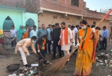 Photo of महापौर अर्चना वर्मा के नेतृत्व में वार्ड संख्या 44 में स्वच्छता अभियान का हुआ शुभारंभ