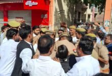 Photo of असम के मुख्यमंत्री का पुतला दहन करने निकले कांग्रेसियों को पुलिस ने रोका,पुतला हुआ टुकड़े टुकड़े