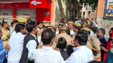 Photo of असम के मुख्यमंत्री का पुतला दहन करने निकले कांग्रेसियों को पुलिस ने रोका,पुतला हुआ टुकड़े टुकड़े