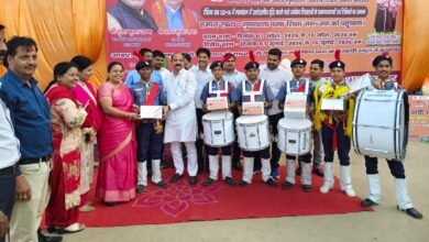 Photo of बेसिक शिक्षा विभाग द्वारा आयोजित निपुण सम्मान समारोह में सांसद ने शिक्षकों का किया सम्मान 