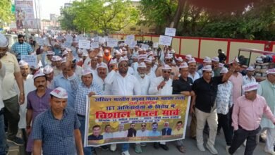 Photo of हरदोई की सड़कों पर उतरे हजारों शिक्षक; TET की अनिवार्यता के विरोध में पैदल मार्च और प्रदर्शन