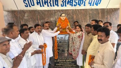 Photo of सांसद अरुण सागर ने अंबेडकर जयंती पर माल्यार्पण किया, महानगर अध्यक्ष शिल्पी गुप्ता समेत पार्टी पदाधिकारी मौजूद रहे