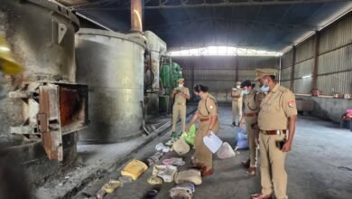 Photo of नशा मुक्त भारत के तहत शाहजहांपुर में पुलिस ने चलाया ऑपरेशन दहन अभियान,30 करोड़ से अधिक का नशा किया खाक