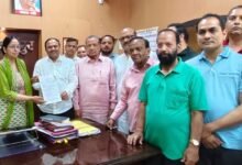 Photo of व्यापारियों ने नगर आयुक्त को सौंपा ज्ञापन, बाजारों की बदहाली और जाम की समस्या पर जताई चिंता