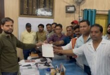 Photo of शाहजहांपुर में व्यापार मंडल ने प्रीपेड स्मार्ट मीटर की निकाली शवयात्रा,पुलिस से हुई झड़प।