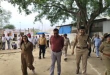Photo of जिला निर्वाचन अधिकारी, पुलिस अधीक्षक ने मतदान केंद्रो का किया निरीक्षण 
