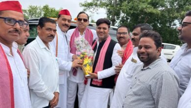 Photo of शाहजहांपुर की सीमा पर वरिष्ठ सपा नेता पूर्व मंत्री नसीमुद्दीन सिद्दीकी का जिलाध्यक्ष तनवीर खां समेत सपाईयों ने किया जोरदार स्वागत