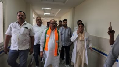 Photo of निर्माणाधीन मेडिकल कॉलेज में मिलीं गंभीर खामियां, भाजपा जिलाध्यक्ष अरविंद गुप्ता का औचक निरीक्षण; बोले- लापरवाही पर होगी सख्त कार्रवाई