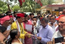 Photo of रेलवे की जमीन से झुग्गी-झोपड़ी हटाने के नोटिस के विरोध में सपा ने किया प्रदर्शन,दिया ज्ञापन