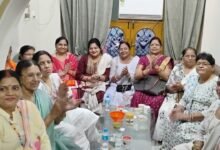 Photo of अखिल भारतीय सर्व बैश्य एकता महासभा की एक मीटिंग महानगर अध्यक्ष प्रभा गुप्ता के निवासपर संपन्न