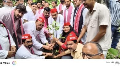 Photo of शाहजहांपुर में सपा ने वृक्षारोपण और मिठाई फल बांटकर मनाया राष्ट्रीय अध्यक्ष अखिलेश यादव का 53वां जन्मदिन