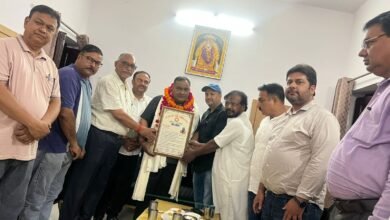 Photo of सेवानिवृत्त अपर नगर आयुक्त एस.के. सिंह को व्यापार मंडल ने दी भावभीनी विदाई, किया सम्मान 