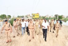 Photo of आगामी कांवड़ यात्रा के दृष्टिगत जिलाधिकारी एवं वरिष्ठ पुलिस अधीक्षक ने किया टूंडला क्षेत्र के मोहम्मदाबाद मार्ग का स्थलीय निरीक्षण