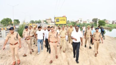 Photo of आगामी कांवड़ यात्रा के दृष्टिगत जिलाधिकारी एवं वरिष्ठ पुलिस अधीक्षक ने किया टूंडला क्षेत्र के मोहम्मदाबाद मार्ग का स्थलीय निरीक्षण