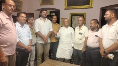 Photo of प्रबुद्ध सभा सम्मेलन में पहुंचे सपा सांसद सनातन पांडे, प्रसाद भवन पर हुआ भव्य स्वागत