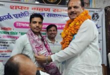 Photo of बार की गरिमा, न्याय की प्रतिबद्धता और जनविश्वास का संगम; सवायजपुर में विधायक रानू ने दिलाई नई कार्यकारिणी को शपथ