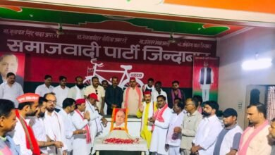 Photo of छोटे लोहिया स्व0 जनेश्वर मिश्र की 94 वीं जयंती सपा ने मनाई,पुष्पांजलि अर्पित किया याद