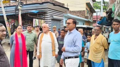 Photo of यूपी वित्तमंत्री ने निर्माणाधीन नगर निगम कार्यालय,गर्रा नदी सेतु एवं लोहारों वाला चौराहा का किया निरीक्षण, निर्माण कार्यों में तेजी लाने के दिए निर्देश