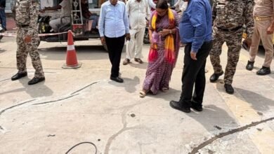 Photo of छः करोड़ रुपये से बनी 400 मीटर के पायलट प्रोजेक्ट में भी आ गईं दरारें