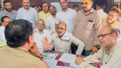 Photo of वायरल वीडियो के आधार पर भाजपा के यूपी विधानसभा अध्यक्ष सतीश महाना पर कांग्रेस ने राष्ट्रगान का अपमान किए जाने का लगाया आरोप