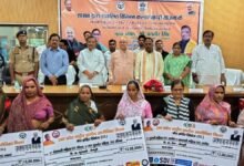 Photo of मैनपुरी में आयोजित भव्य समारोह: 66 विकास कार्यों का लोकार्पण-शिलान्यास और विभिन्न योजनाओं के लाभार्थियों को बांटे गए चेक व चयन पत्र